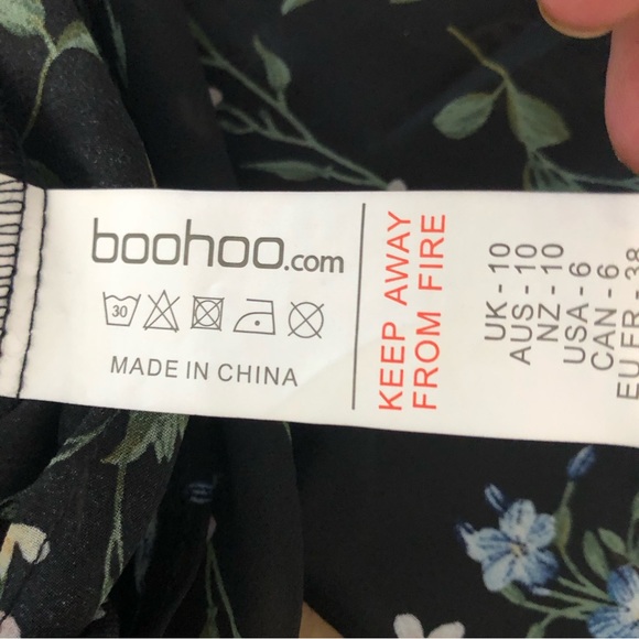 Boohoo WOVEN FLORAL PUFF SLEEVE WRAP BLOUSE SZ 6 - Picture 7 of 14